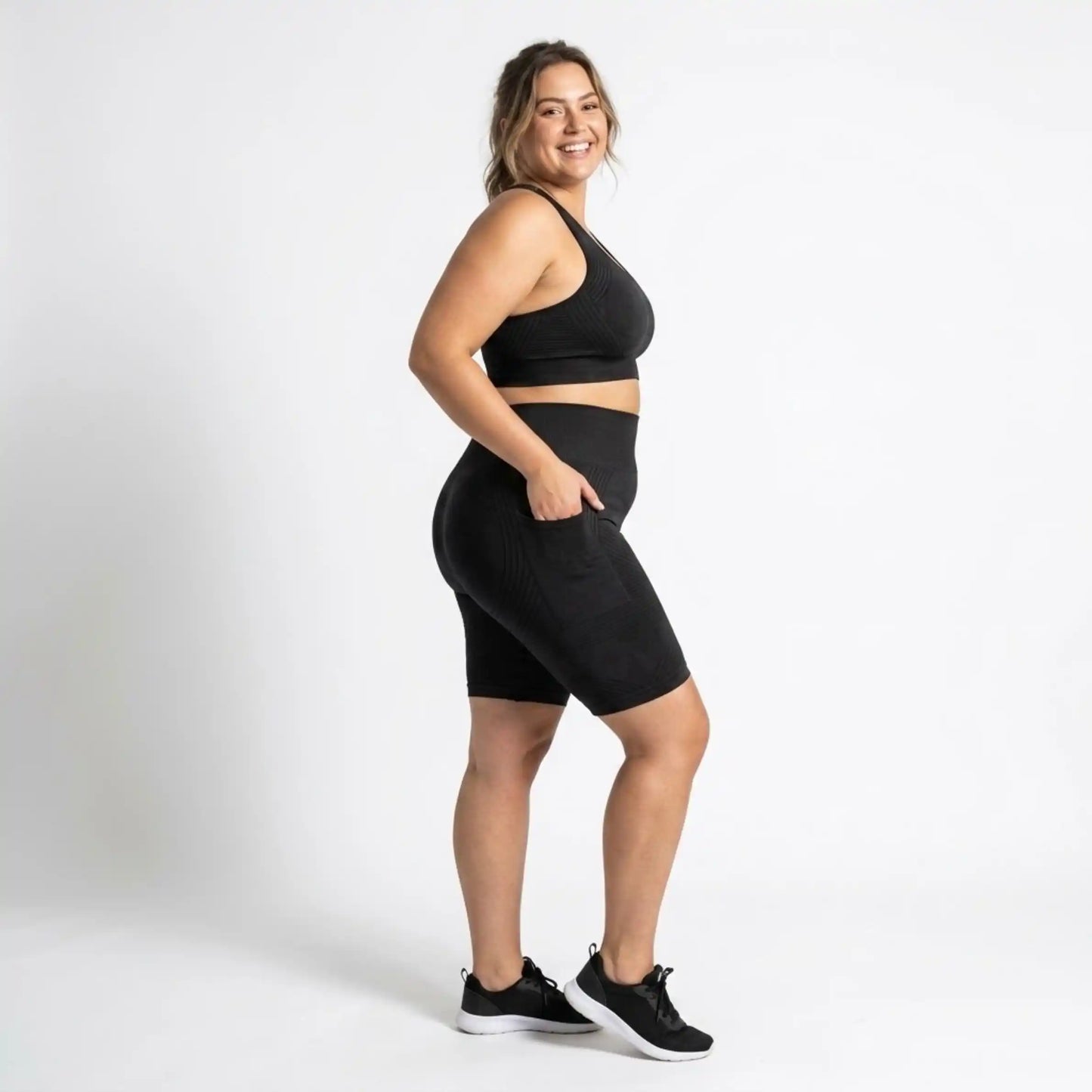 3D short - Redefine your silhouette effortlessly
